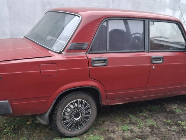 Красный ВАЗ 2105, объемом двигателя 1.2 л и пробегом 400 тыс. км за 715 $, фото 6 на Automoto.ua