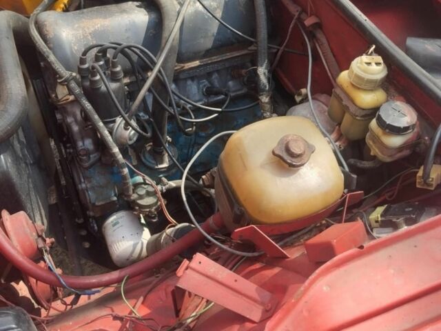 Красный ВАЗ 2105, объемом двигателя 1 л и пробегом 100 тыс. км за 592 $, фото 4 на Automoto.ua