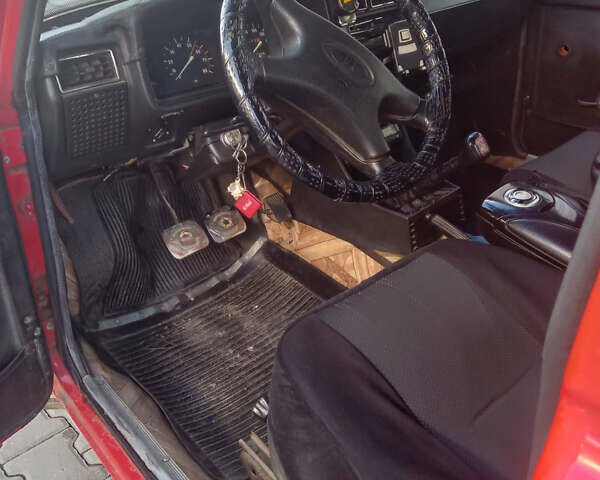 Красный ВАЗ 2105, объемом двигателя 1.29 л и пробегом 200 тыс. км за 474 $, фото 3 на Automoto.ua