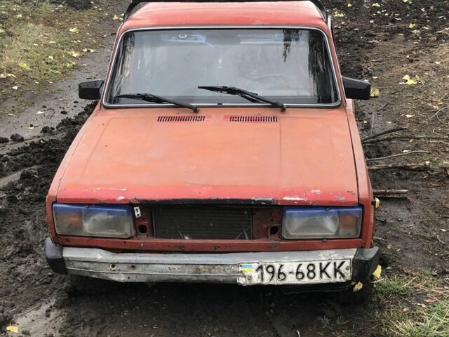 Красный ВАЗ 2105, объемом двигателя 10 л и пробегом 30 тыс. км за 171 $, фото 1 на Automoto.ua