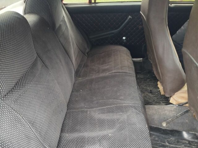 Красный ВАЗ 2105, объемом двигателя 0 л и пробегом 135 тыс. км за 403 $, фото 6 на Automoto.ua