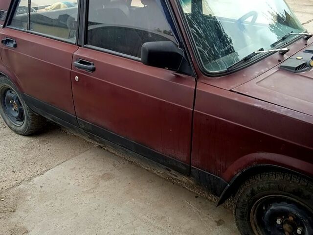 Красный ВАЗ 2105, объемом двигателя 1.3 л и пробегом 0 тыс. км за 600 $, фото 1 на Automoto.ua