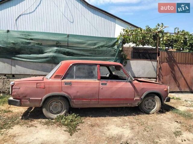 Красный ВАЗ 2105, объемом двигателя 1.3 л и пробегом 555 тыс. км за 263 $, фото 1 на Automoto.ua