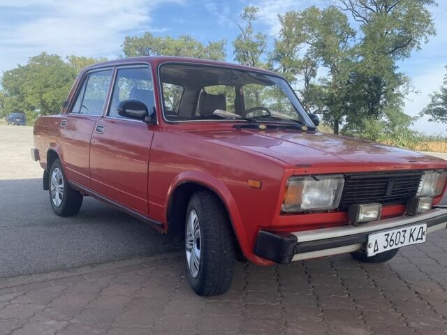 Красный ВАЗ 2105, объемом двигателя 1.5 л и пробегом 180 тыс. км за 750 $, фото 1 на Automoto.ua