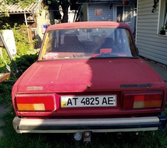 Красный ВАЗ 2105, объемом двигателя 1.5 л и пробегом 1000 тыс. км за 500 $, фото 1 на Automoto.ua