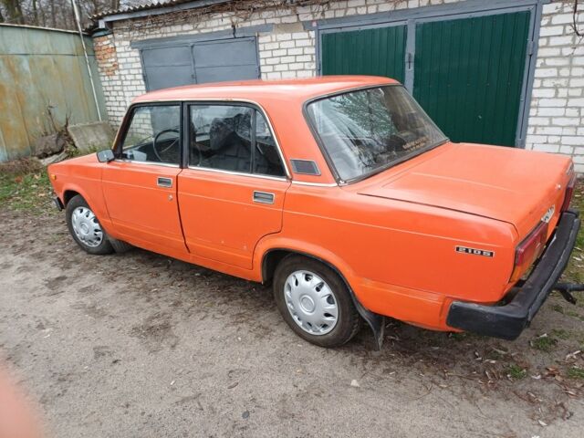 Красный ВАЗ 2105, объемом двигателя 1.3 л и пробегом 203 тыс. км за 700 $, фото 1 на Automoto.ua