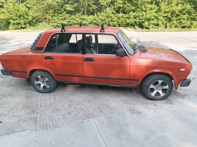 ВАЗ 2105 1984 в Ладыжин на Automoto.ua Красный ВАЗ 2105, объемом двигателя 1.3 л и пробегом 98 тыс. км за 1499 $, фото 3 на Automoto.ua