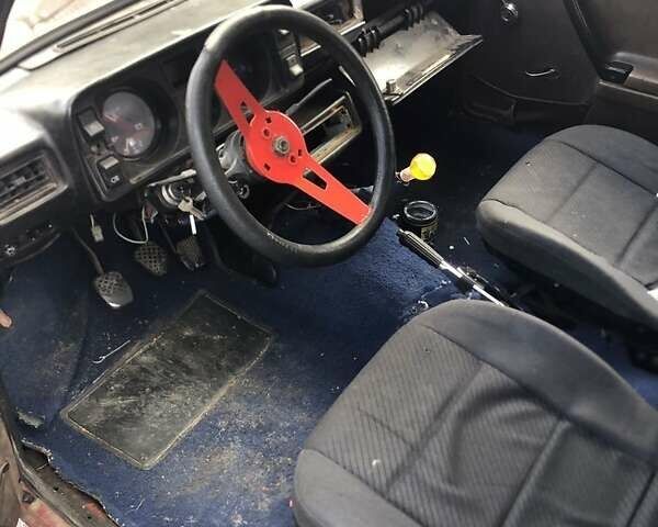 Красный ВАЗ 2105, объемом двигателя 1.3 л и пробегом 450 тыс. км за 550 $, фото 4 на Automoto.ua