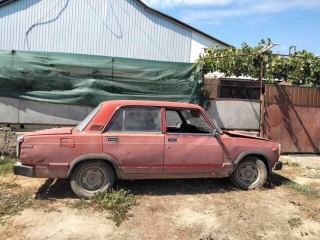 Красный ВАЗ 2105, объемом двигателя 1.3 л и пробегом 555 тыс. км за 263 $, фото 2 на Automoto.ua