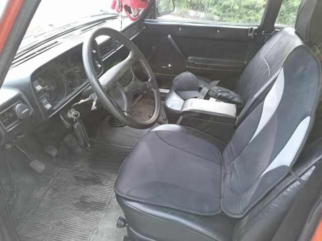 ВАЗ 2105 1984 в Ладыжин на Automoto.ua Красный ВАЗ 2105, объемом двигателя 1.3 л и пробегом 98 тыс. км за 1499 $, фото 11 на Automoto.ua