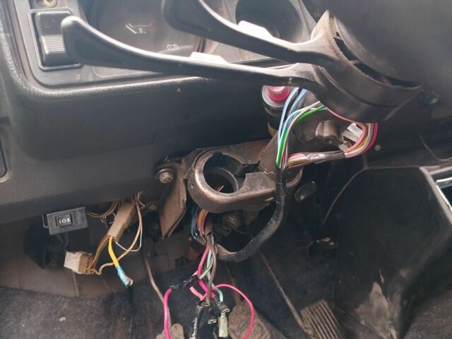 Красный ВАЗ 2105, объемом двигателя 0 л и пробегом 135 тыс. км за 403 $, фото 8 на Automoto.ua