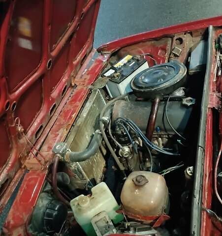 Красный ВАЗ 2105, объемом двигателя 0 л и пробегом 999 тыс. км за 800 $, фото 5 на Automoto.ua