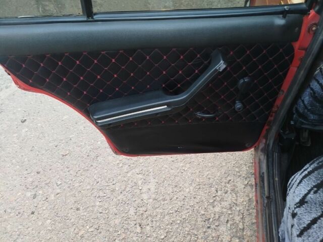 ВАЗ 2105 1985 у Полтаві на Automoto.ua Червоний ВАЗ 2105, об'ємом двигуна 1.3 л та пробігом 70 тис. км за 832 $, фото 7 на Automoto.ua