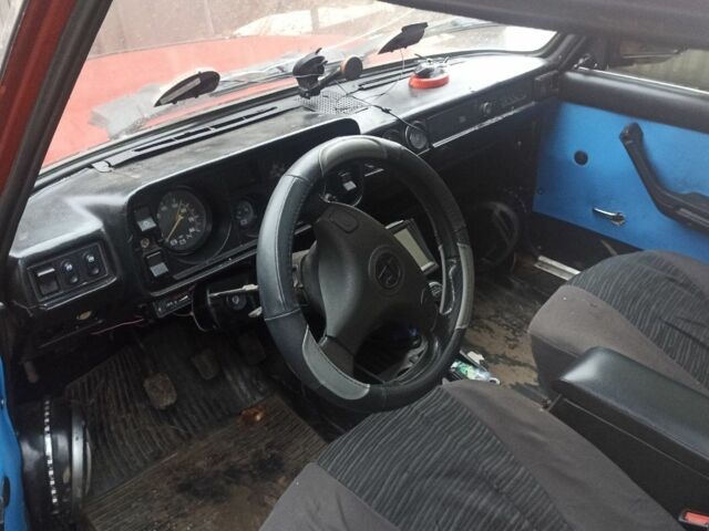 Красный ВАЗ 2105, объемом двигателя 0 л и пробегом 100 тыс. км за 899 $, фото 7 на Automoto.ua