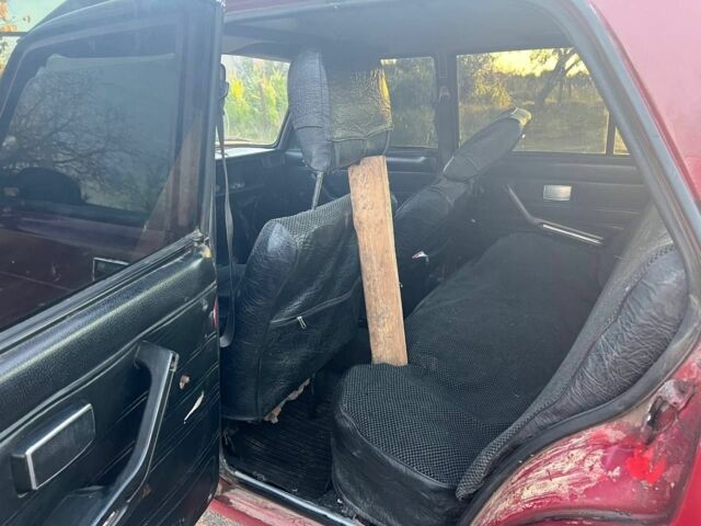 Красный ВАЗ 2105, объемом двигателя 0 л и пробегом 60 тыс. км за 350 $, фото 8 на Automoto.ua