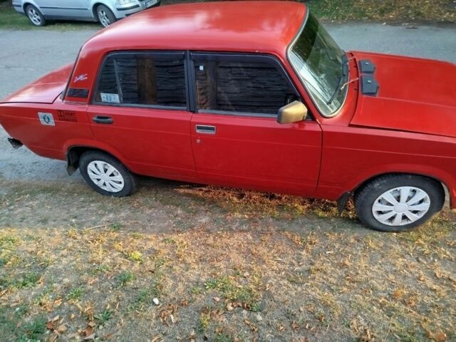 ВАЗ 2105 1985 у Полтаві на Automoto.ua Червоний ВАЗ 2105, об'ємом двигуна 1.3 л та пробігом 70 тис. км за 832 $, фото 3 на Automoto.ua