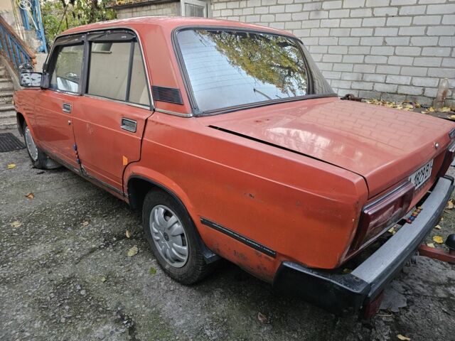 Красный ВАЗ 2105, объемом двигателя 1.6 л и пробегом 70 тыс. км за 476 $, фото 2 на Automoto.ua