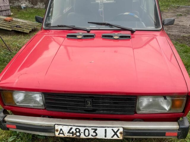 Красный ВАЗ 2105, объемом двигателя 1.5 л и пробегом 275 тыс. км за 1000 $, фото 4 на Automoto.ua