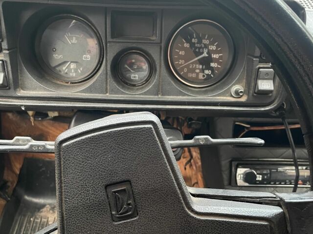 Красный ВАЗ 2105, объемом двигателя 1.5 л и пробегом 275 тыс. км за 1000 $, фото 7 на Automoto.ua