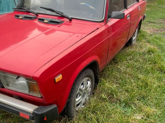 Красный ВАЗ 2105, объемом двигателя 1.5 л и пробегом 275 тыс. км за 1000 $, фото 3 на Automoto.ua