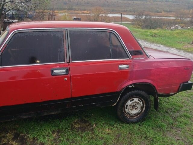 Красный ВАЗ 2105, объемом двигателя 1 л и пробегом 145 тыс. км за 369 $, фото 3 на Automoto.ua