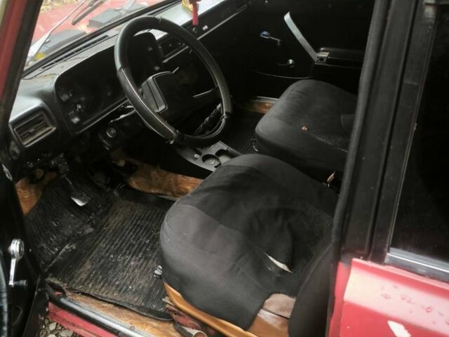 Красный ВАЗ 2105, объемом двигателя 0 л и пробегом 3 тыс. км за 596 $, фото 2 на Automoto.ua