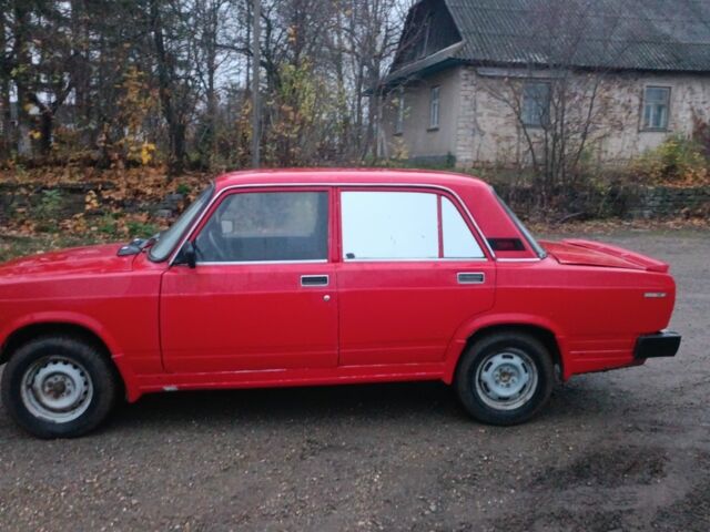 Красный ВАЗ 2105, объемом двигателя 1.5 л и пробегом 90 тыс. км за 780 $, фото 2 на Automoto.ua