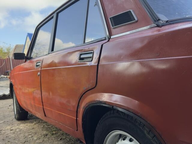 Красный ВАЗ 2105, объемом двигателя 1.5 л и пробегом 2 тыс. км за 500 $, фото 3 на Automoto.ua