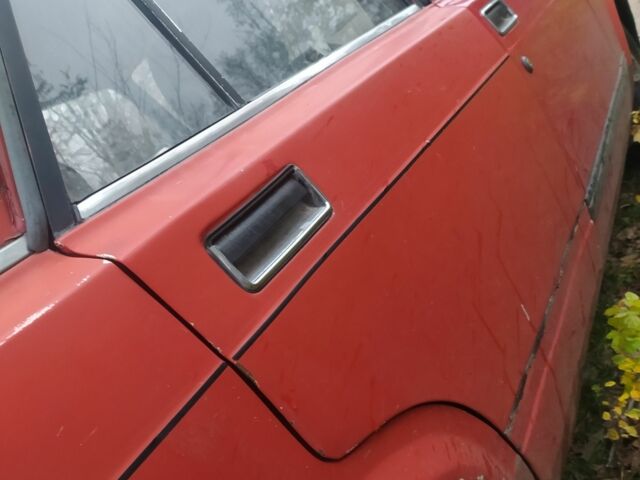 Красный ВАЗ 2105, объемом двигателя 1.3 л и пробегом 678 тыс. км за 350 $, фото 4 на Automoto.ua