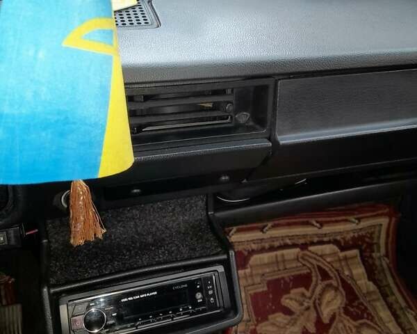 Красный ВАЗ 2105, объемом двигателя 1.5 л и пробегом 20 тыс. км за 1300 $, фото 6 на Automoto.ua