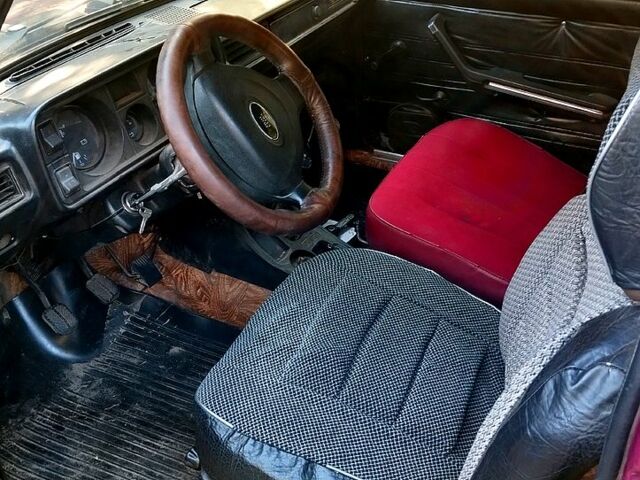 Красный ВАЗ 2105, объемом двигателя 1.3 л и пробегом 78 тыс. км за 700 $, фото 4 на Automoto.ua