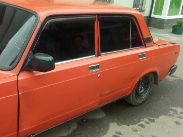 Красный ВАЗ 2105, объемом двигателя 1.3 л и пробегом 1000 тыс. км за 593 $, фото 1 на Automoto.ua