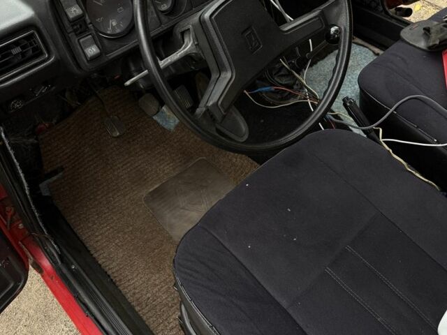 Красный ВАЗ 2105, объемом двигателя 1.3 л и пробегом 40 тыс. км за 708 $, фото 18 на Automoto.ua