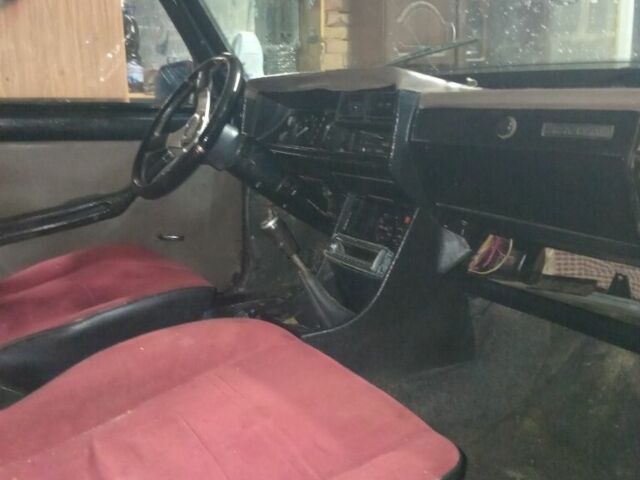 Красный ВАЗ 2105, объемом двигателя 0 л и пробегом 600 тыс. км за 500 $, фото 3 на Automoto.ua