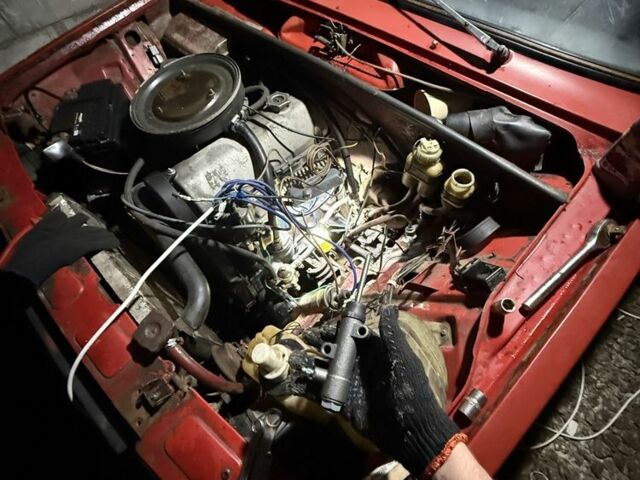 Красный ВАЗ 2105, объемом двигателя 1.3 л и пробегом 40 тыс. км за 708 $, фото 17 на Automoto.ua