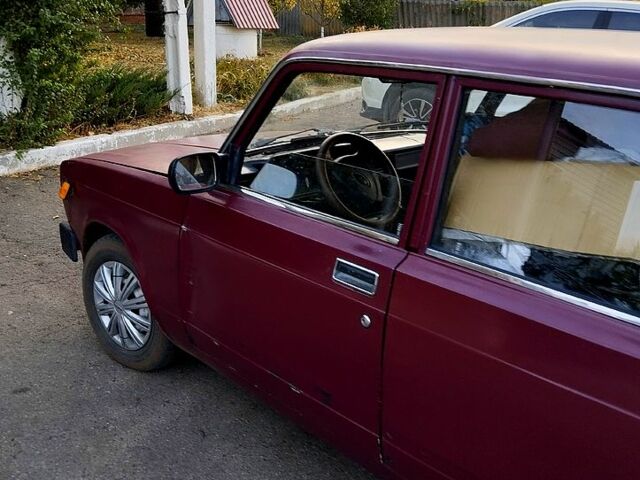 Красный ВАЗ 2105, объемом двигателя 1.3 л и пробегом 78 тыс. км за 700 $, фото 2 на Automoto.ua