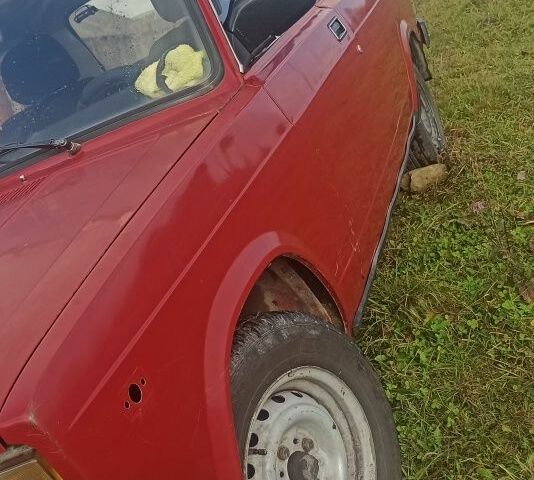 Красный ВАЗ 2105, объемом двигателя 0 л и пробегом 403 тыс. км за 550 $, фото 7 на Automoto.ua