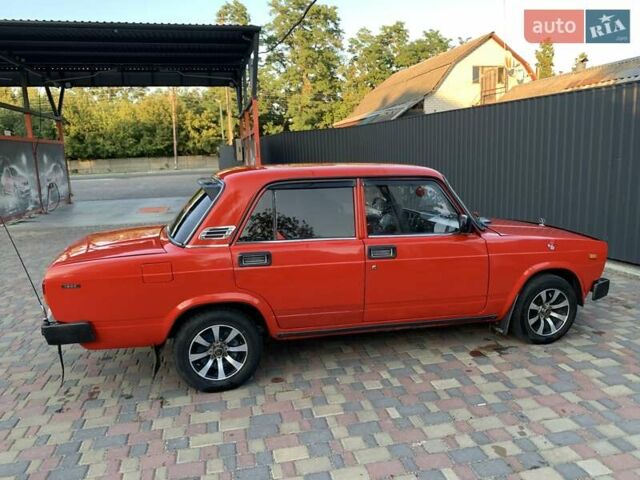 Красный ВАЗ 2105, объемом двигателя 1.3 л и пробегом 50 тыс. км за 1326 $, фото 4 на Automoto.ua