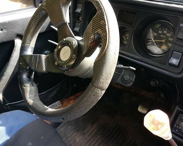 ВАЗ 2105 1988 в Александрие на Automoto.ua Красный ВАЗ 2105, объемом двигателя 1 л и пробегом 40 тыс. км за 840 $, фото 4 на Automoto.ua