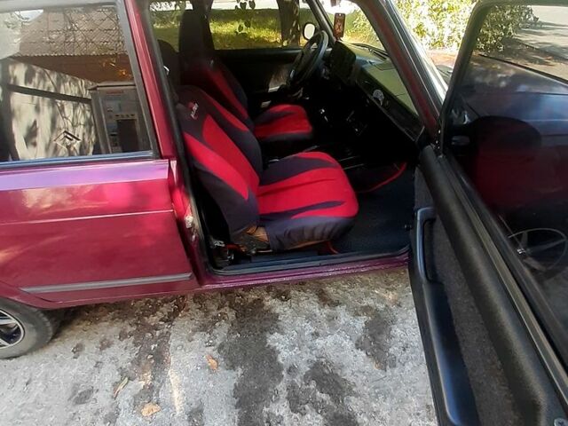 Красный ВАЗ 2105, объемом двигателя 1.3 л и пробегом 47 тыс. км за 1100 $, фото 2 на Automoto.ua