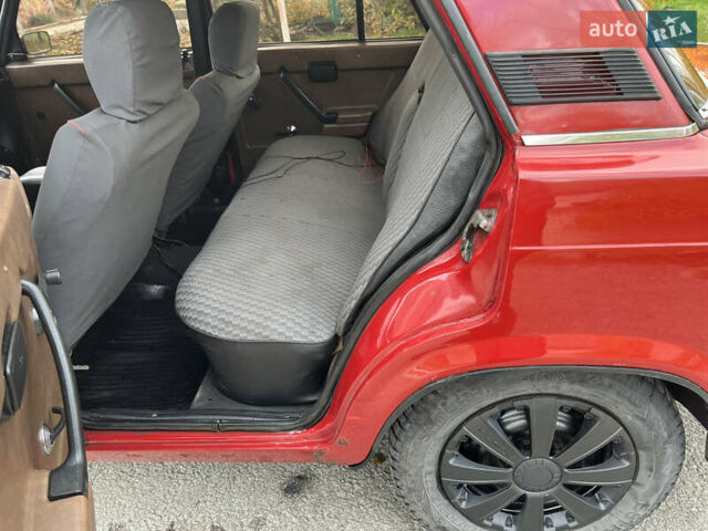 Красный ВАЗ 2105, объемом двигателя 1.5 л и пробегом 63 тыс. км за 999 $, фото 6 на Automoto.ua