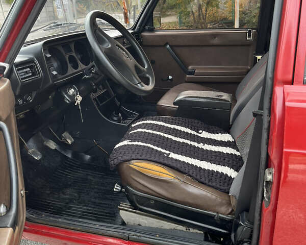 Красный ВАЗ 2105, объемом двигателя 1.5 л и пробегом 63 тыс. км за 999 $, фото 5 на Automoto.ua