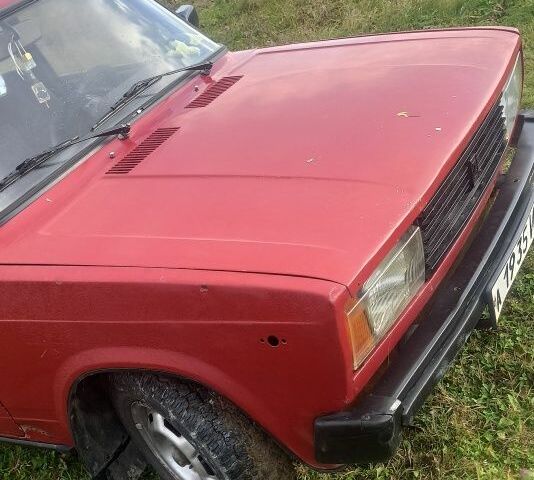 Красный ВАЗ 2105, объемом двигателя 0 л и пробегом 403 тыс. км за 550 $, фото 2 на Automoto.ua