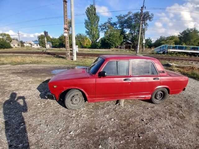 Красный ВАЗ 2105, объемом двигателя 1.5 л и пробегом 100 тыс. км за 546 $, фото 3 на Automoto.ua