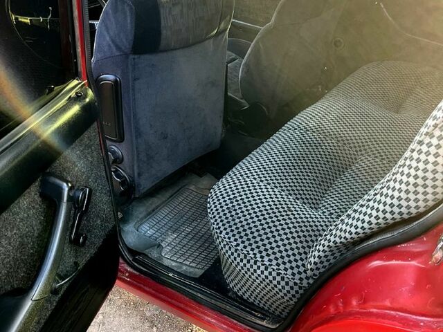 Червоний ВАЗ 2105, об'ємом двигуна 13 л та пробігом 125 тис. км за 580 $, фото 8 на Automoto.ua