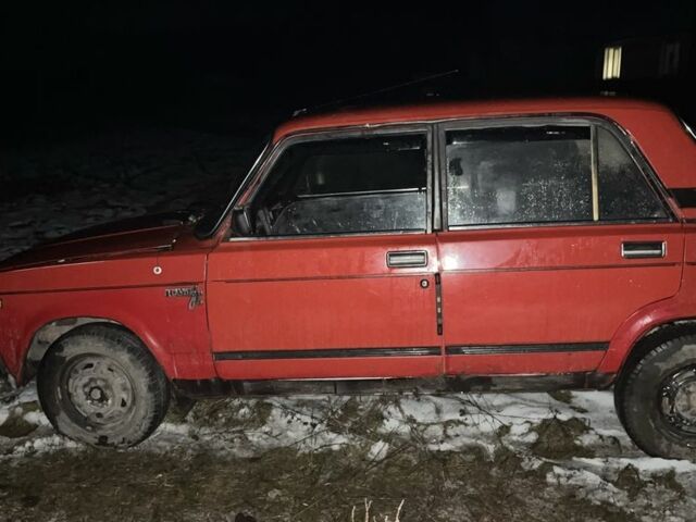 Красный ВАЗ 2105, объемом двигателя 1.2 л и пробегом 100 тыс. км за 319 $, фото 1 на Automoto.ua