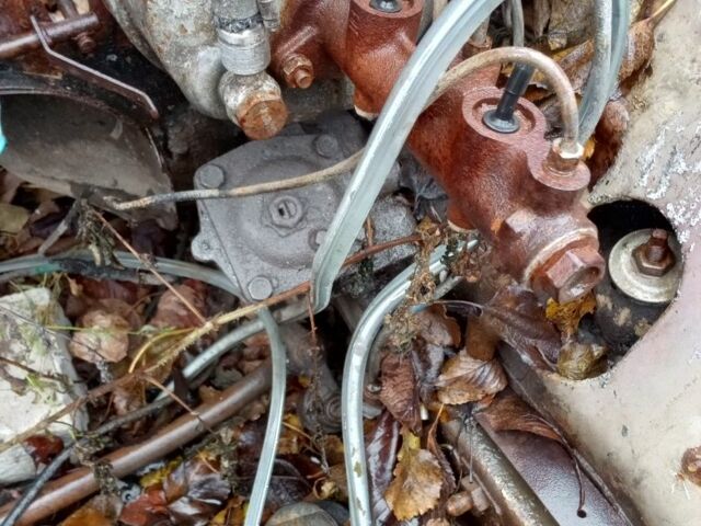 Красный ВАЗ 2105, объемом двигателя 0 л и пробегом 320 тыс. км за 450 $, фото 2 на Automoto.ua