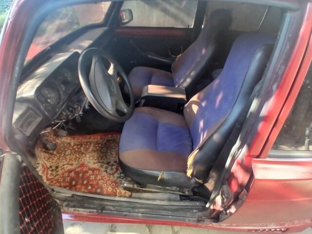 Красный ВАЗ 2105, объемом двигателя 1.5 л и пробегом 100 тыс. км за 546 $, фото 5 на Automoto.ua