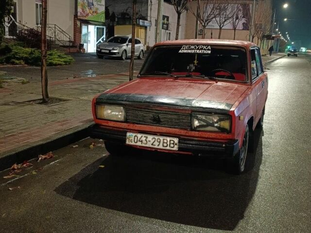 Красный ВАЗ 2105, объемом двигателя 1.5 л и пробегом 19 тыс. км за 355 $, фото 1 на Automoto.ua