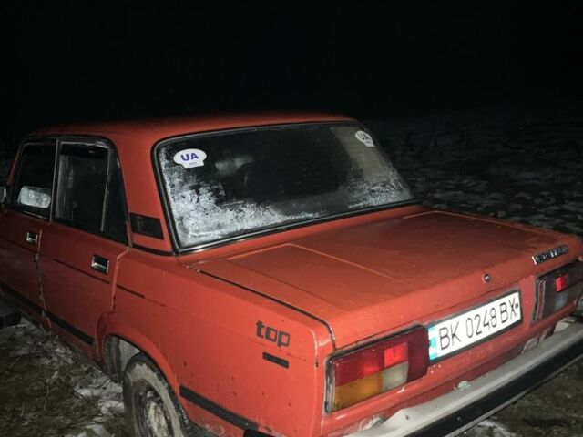 Красный ВАЗ 2105, объемом двигателя 1.2 л и пробегом 100 тыс. км за 319 $, фото 2 на Automoto.ua